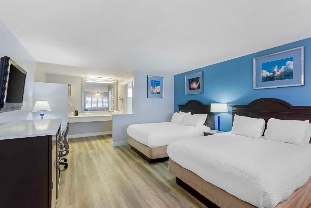 Queen Room with Two Queen Beds interior